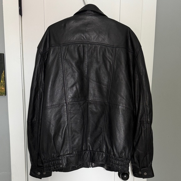 Men's Classic Black Leather Jacket - Picture 4 of 5
